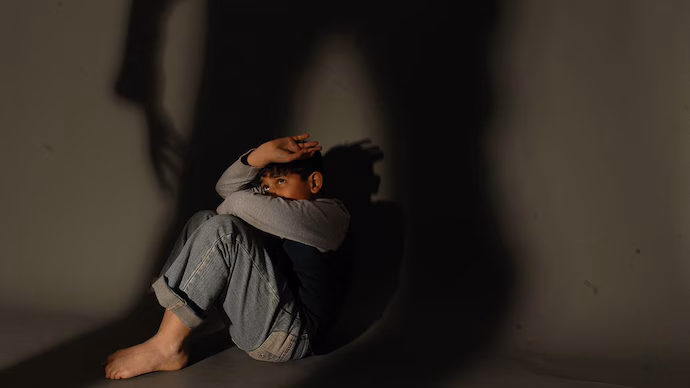 അമ്മയുടെ ലിവിങ് ടുഗദർ പങ്കാളിയുടെ ക്രൂരമർദനം: ഏഴു വയസുകാരൻ മരിച്ചു; പ്രതി പിടിയിൽ