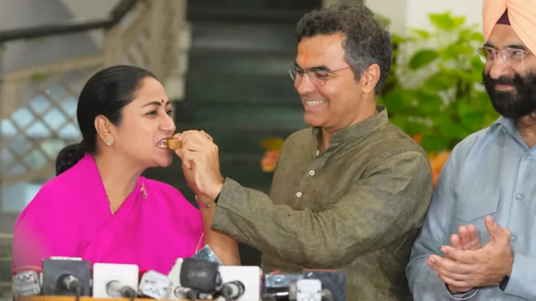 സ്ത്രീകൾക്ക് പ്രതിമാസം 2500 രൂപ: ‘ഡൽഹി ലക്ഷ്മി യോജന’ പദ്ധതിക്ക് മന്ത്രിസഭാ അംഗീകാരം