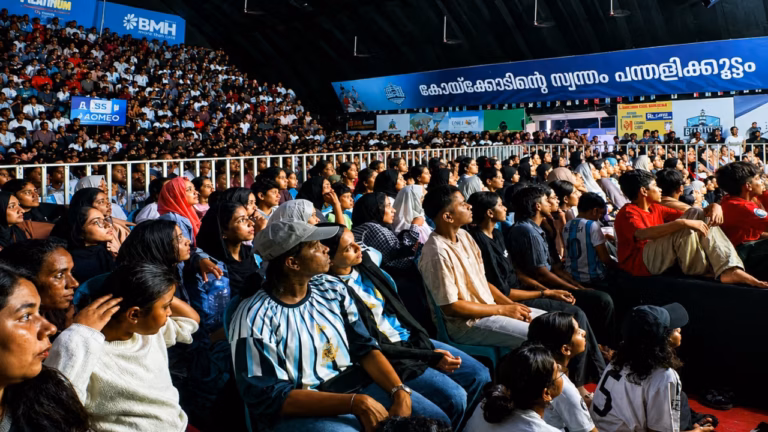 ലോകകപ്പ് ഫൈനൽ ആവേശം വിരൽത്തുമ്പിൽ; ബിഗ് സ്ക്രീൻ പബ്ലിക് സ്‌ക്രീനിംഗിലൂടെ കോഴിക്കോട് പുതിയപാലം ‘ഫുട്ബോൾ ഹബ്ബാകുന്നു’