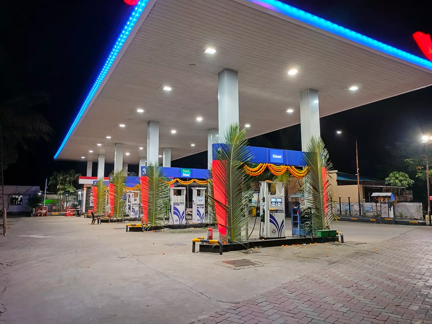 മിഡിൽ ഈസ്റ്റ് യുദ്ധത്തിൽ വൻ സാമ്പത്തിക നഷ്ടം: ₹75,000 കോടിയുടെ സഹായം തേടി എണ്ണക്കമ്പനികൾ കേന്ദ്രസർക്കാരിന് മുന്നിൽ