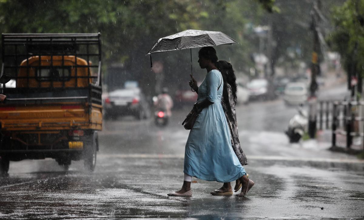 സംസ്ഥാനത്ത് ഇന്നും നാളെയും ശക്തമായ മഴ തുടരും; ഇന്ന് 11 ജില്ലകളിൽ ഓറഞ്ച് അലർട്ട്
