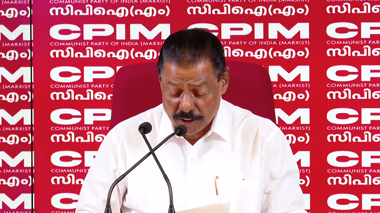ഓണാഘോഷ സമാപന ചടങ്ങിൽ വന്ദേമാതരം മുഴുവനായി ആലപിച്ചതിനെതിരെ എം.വി. ഗോവിന്ദൻ; ആർ.എസ്.എസ് അന്തർധാരയെന്ന് ആരോപണം