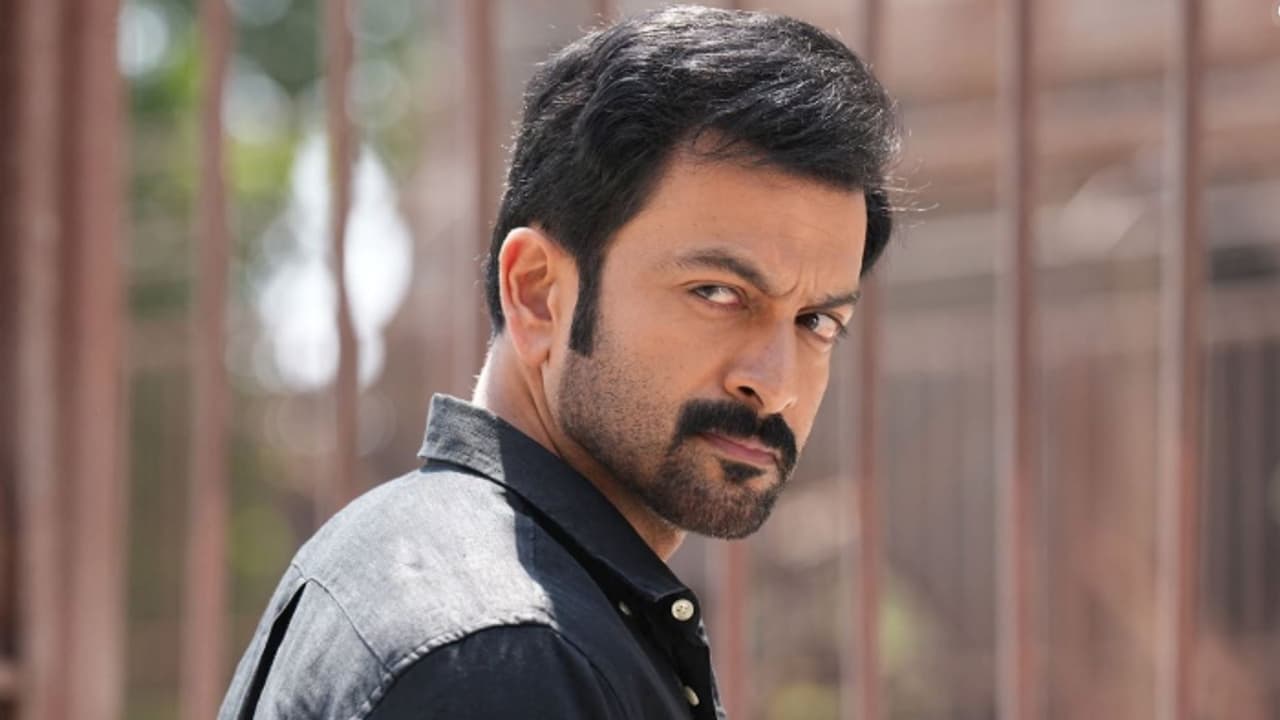 പൃഥ്വിരാജിന്റെ ‘ഖലീഫ’ ഓഗസ്റ്റ് 20-ന് തീയേറ്ററുകളിൽ; ആദ്യ ഷോ രാവിലെ 9 മണിക്ക്, ബുക്കിംഗ് ഇന്ന് ആരംഭിക്കും
