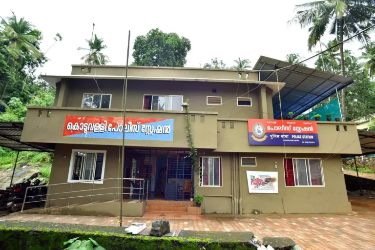 മോഷണക്കുറ്റം ആരോപിച്ച് 12-കാരന് ക്രൂരപീഡനം: കൊടുവള്ളിയിൽ ബന്ധുക്കൾ ഒളിവിൽ