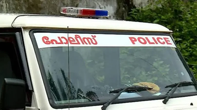 തൂങ്ങിമരിക്കാൻ ശ്രമിച്ച 17കാരിക്ക് 7 മിനിറ്റ് നീണ്ട സിപിആർ; ജീവൻ രക്ഷിച്ച് പൊലീസുകാർ
