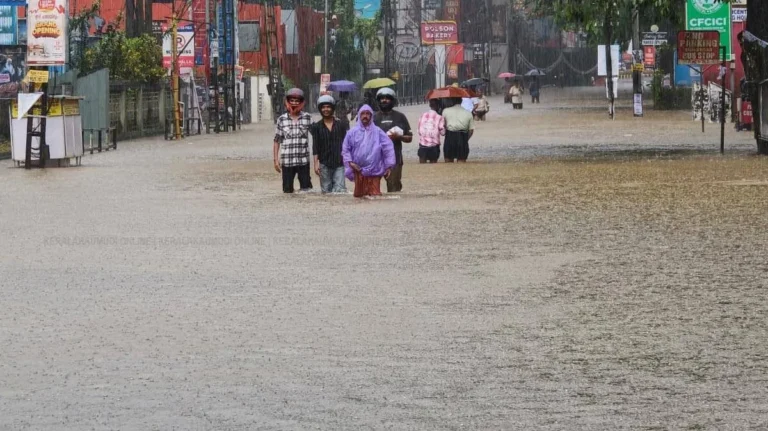 സംസ്ഥാനത്ത് മഴ അതിശക്തം: ഇന്ന് 8 ജില്ലകളിൽ റെഡ് അലർട്ട്; തീവ്ര ജാഗ്രതാ നിർദേശം