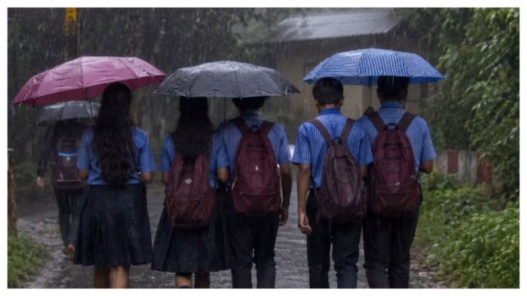 അതിതീവ്ര മഴ: കണ്ണൂർ ജില്ലയിൽ നാളെ റെഡ് അലർട്ട്; വിദ്യാഭ്യാസ സ്ഥാപനങ്ങൾക്ക് അവധി, പഴശ്ശി ഡാമിന്റെ ഷട്ടറുകൾ കൂടുതൽ ഉയർത്തും