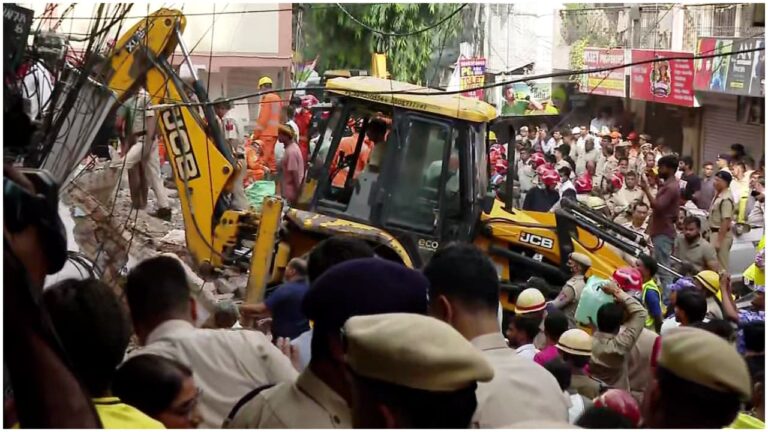 delhi-building-collapse-one-dead-amit-shah-cancels-goa-trip